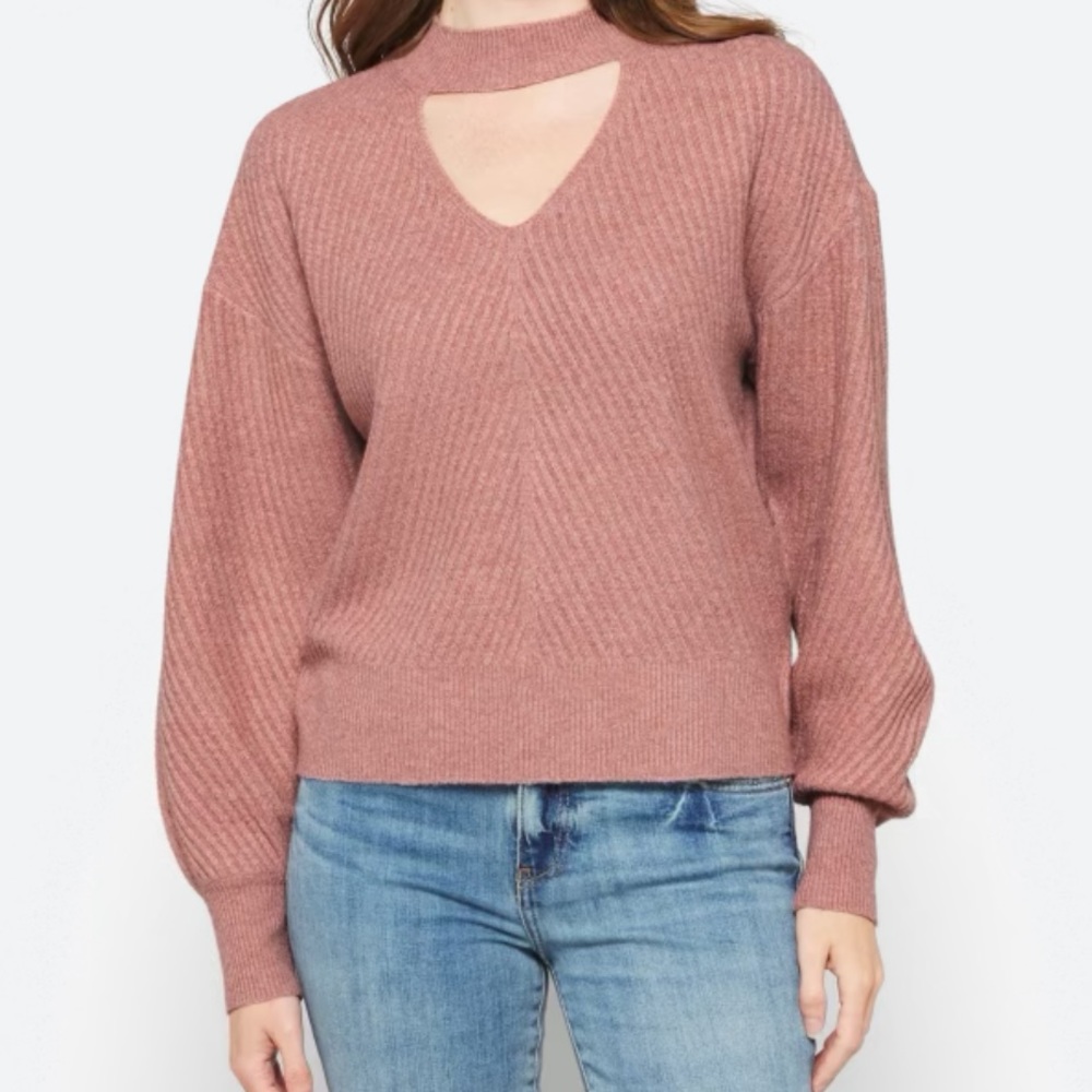 WYNTER-Inara Cutout Detail Mock
Neck Sweater. Blush. Size small.